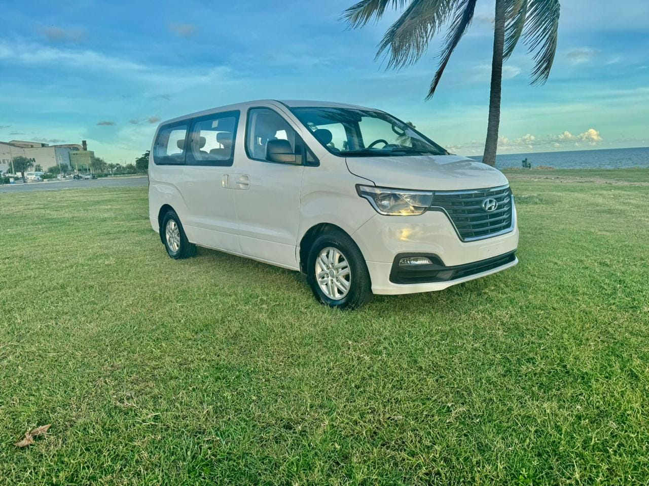 Executive Van — Hyundai Staria